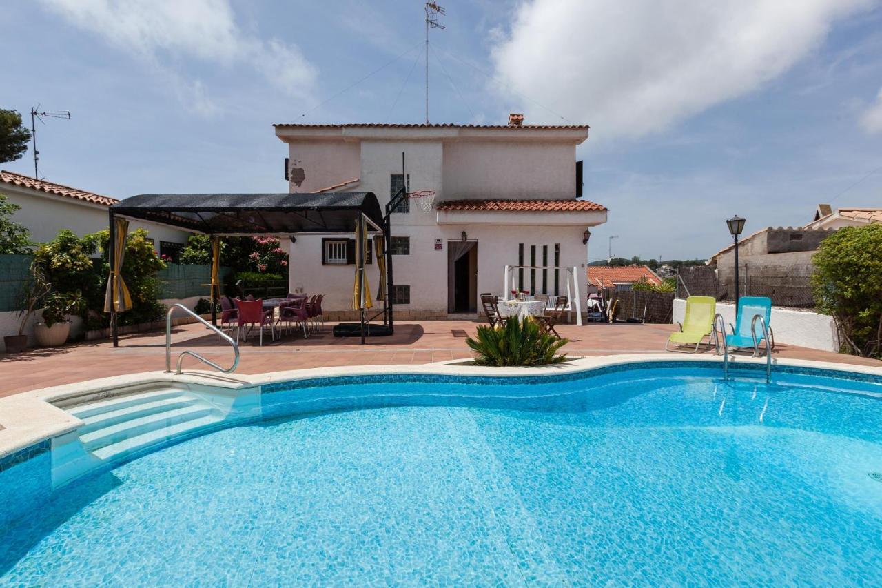 Villa Lilia ヴィラノヴァ・イ・ラ・ジェルトル エクステリア 写真